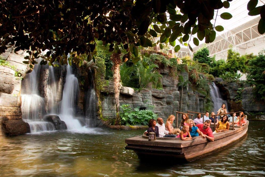 NASHVILLE - Gaylord Opryland canal boat tour