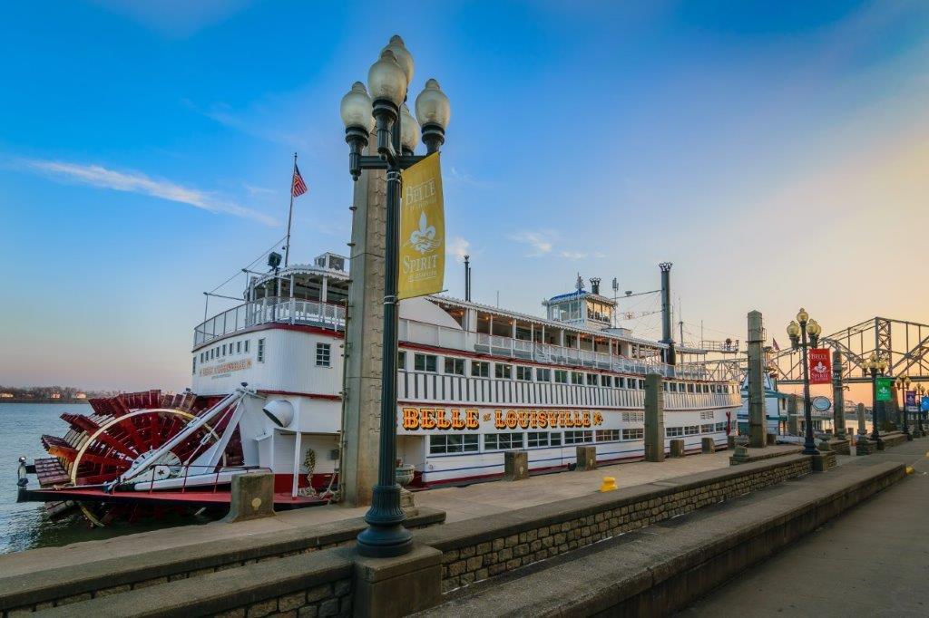 MISSOURI - BRANSON BOAT TOUR