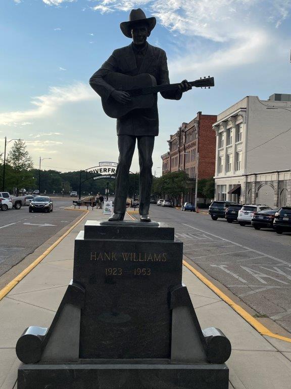 ALABAMA - MONTGOMERY HANK WILLIAM MONUMENT