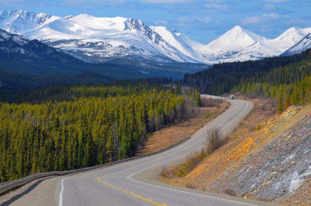 YUKON-&-ALASKA-TOUR---ALASKA-HWY-SIGN