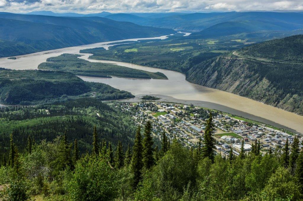 YUKON-&-ALASKA-TOUR---ANCIEN-THÉÂTRE-DE-DAWSON-CITY