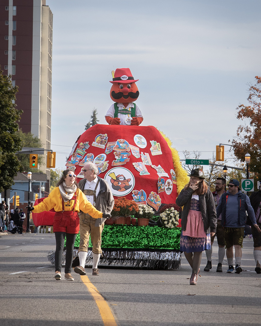 Oktobertfest-K-W Oktoberfest Thanksgiving Day Parade Scenes -Onkel Hans Photo credit K-W Oktoberfest