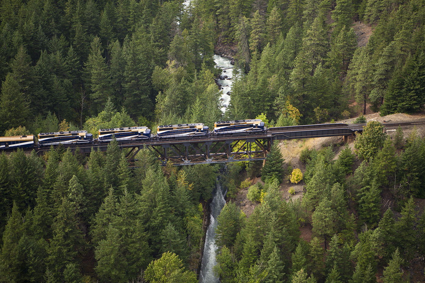 ROCKY MOUNTAINEER